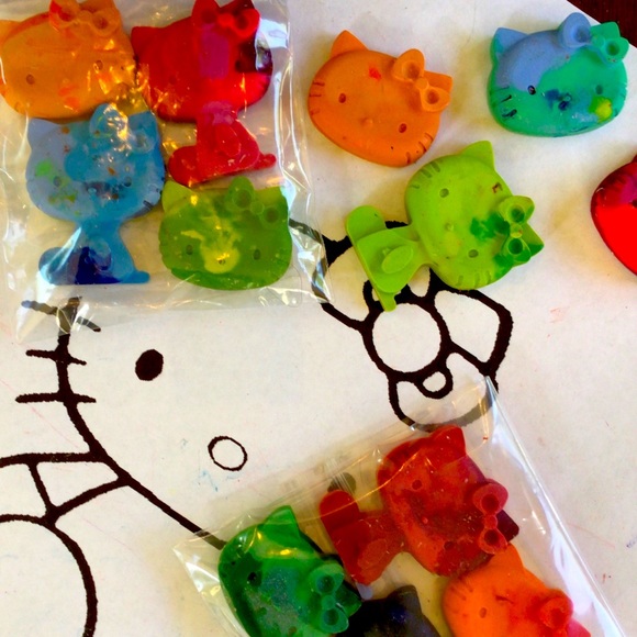 Hello Kitty custom crayons party favors (10 sealed bags) 4 Crayons in each bag - Picture 1 of 2